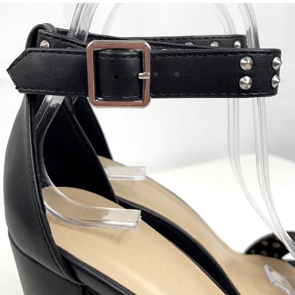 Wild Diva Spike Platform Sandals - Picture 5 of 8